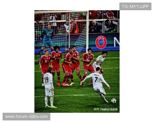 欧洲豪门激战升级：新赛季足球联赛首轮精彩对决盘点